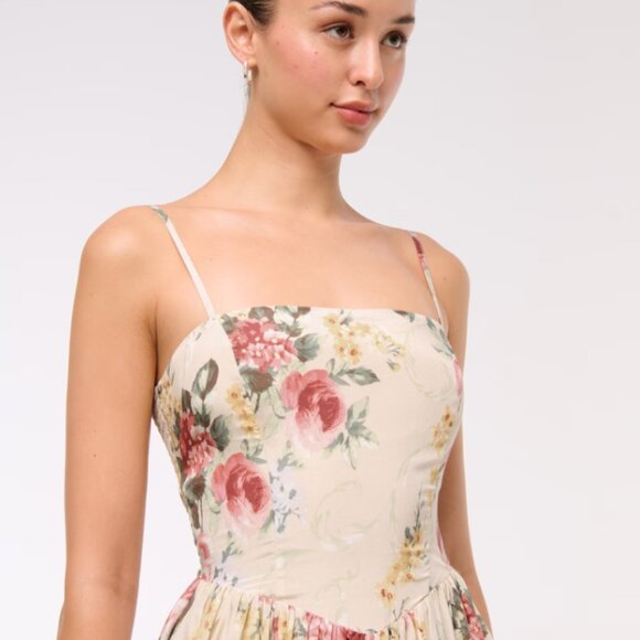 Dipped-Waist Bubble Hem Midi Dress - Picture 4 of 5